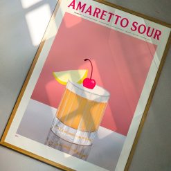 PSTR Studio Affiche Cocktail - Elin Pk - Amaretto Sour Online